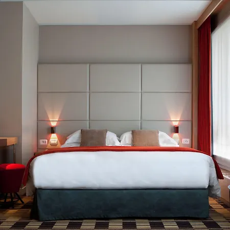 Golden Tulip Opera De Noailles 4*