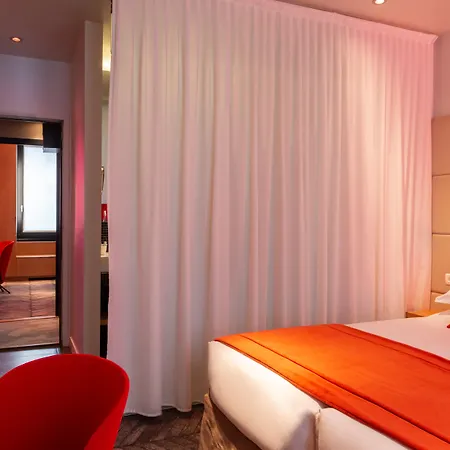 Hotel Golden Tulip Opera De Noailles 4*