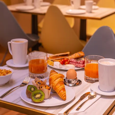 Golden Tulip Opera De Noailles Hotel 4*