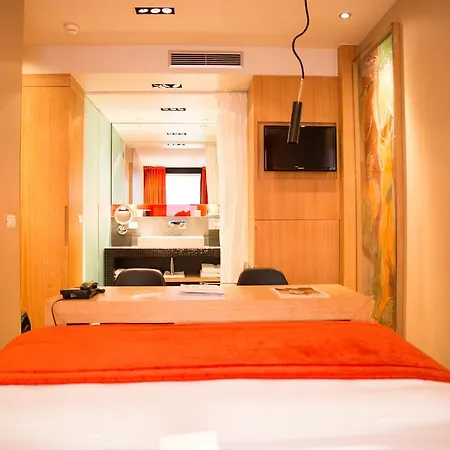 Golden Tulip Opera De Noailles 4*