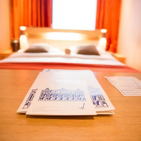 Golden Tulip Opera De Noailles Hotel 4*