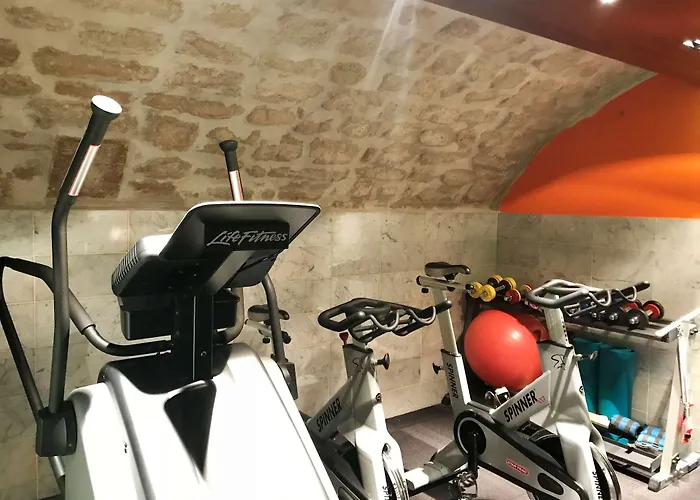 Golden Tulip Opera De Noailles Hotel